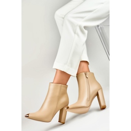 Dunkelbeige Damenstiefel mit dekorativer Spitze 2