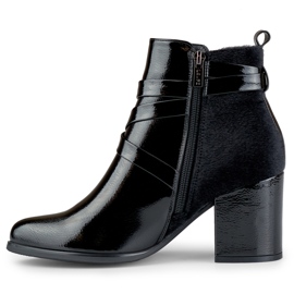 Elegante schwarze Damenstiefel mit Zierschließe 1