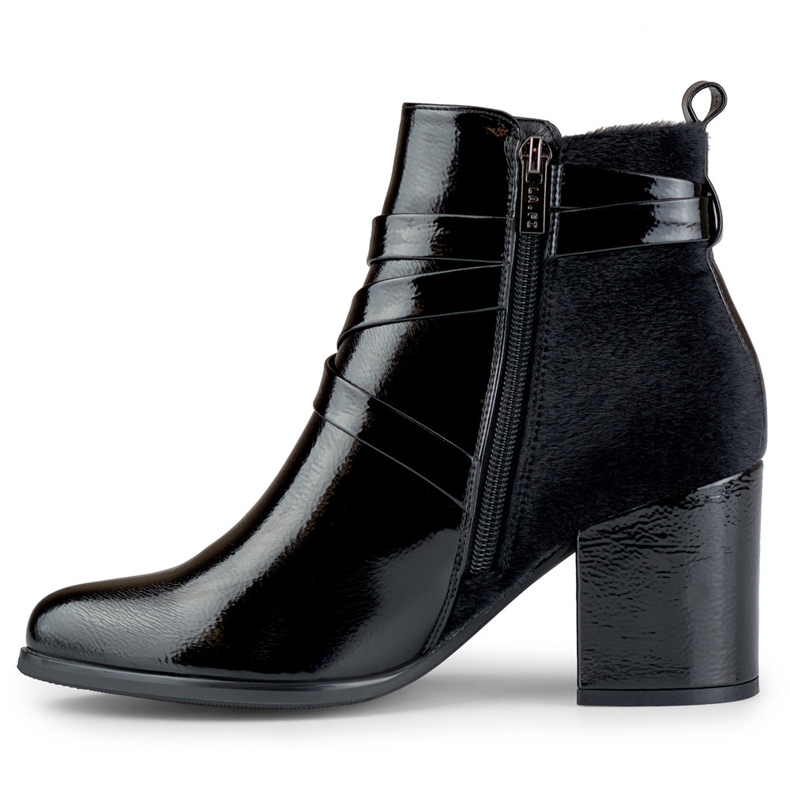 Elegante schwarze Damenstiefel mit Zierschließe 1