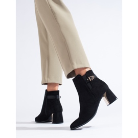 Klassische Stiefel aus schwarzem Wildleder von Shelovet 2