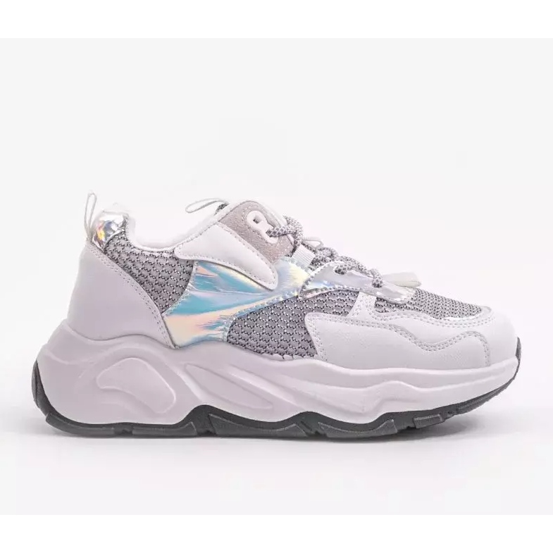 Weiße Sport-Sneaker mit grauen RAL-63 Einsätzen 1