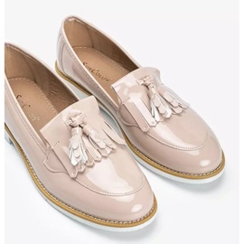 Beige lackierte Schuhe mit Lorena-Fransen 1