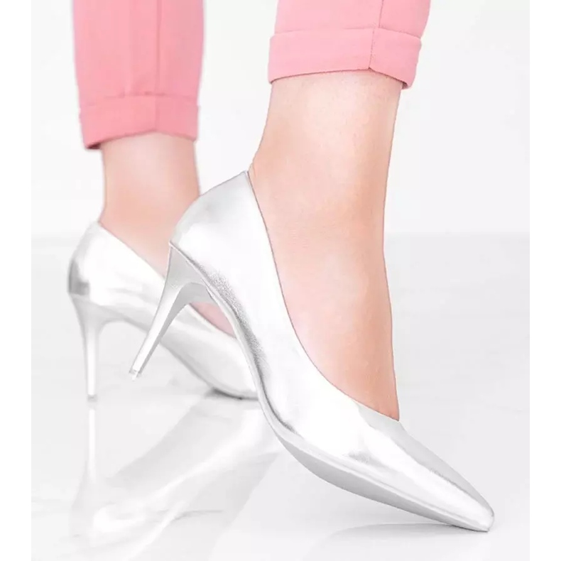 Silberne Pumps auf einem Venicia-Absatz silber- 2