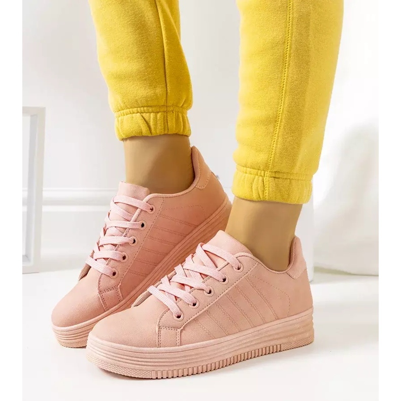 Pinke Turnschuhe auf der Leonor-Plattform rosa 2