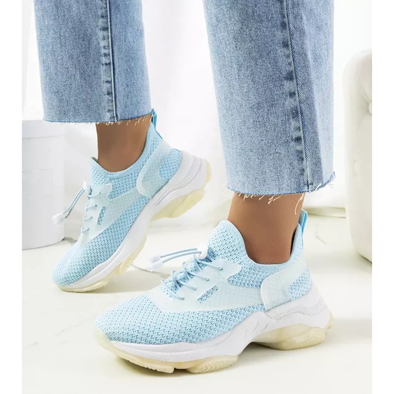 Blaue Barnes-Turnschuhe 1