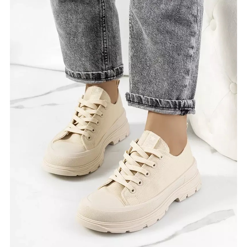Beige Turnschuhe mit dicker Beat-Sohle 1