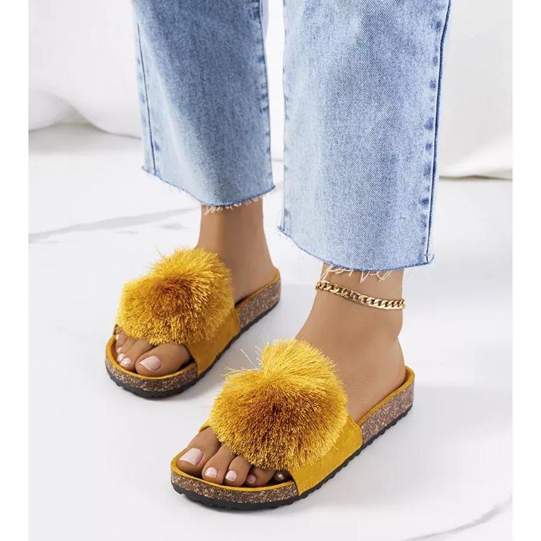 Gelbe Flip-Flops auf der Rett-Korksohle 2