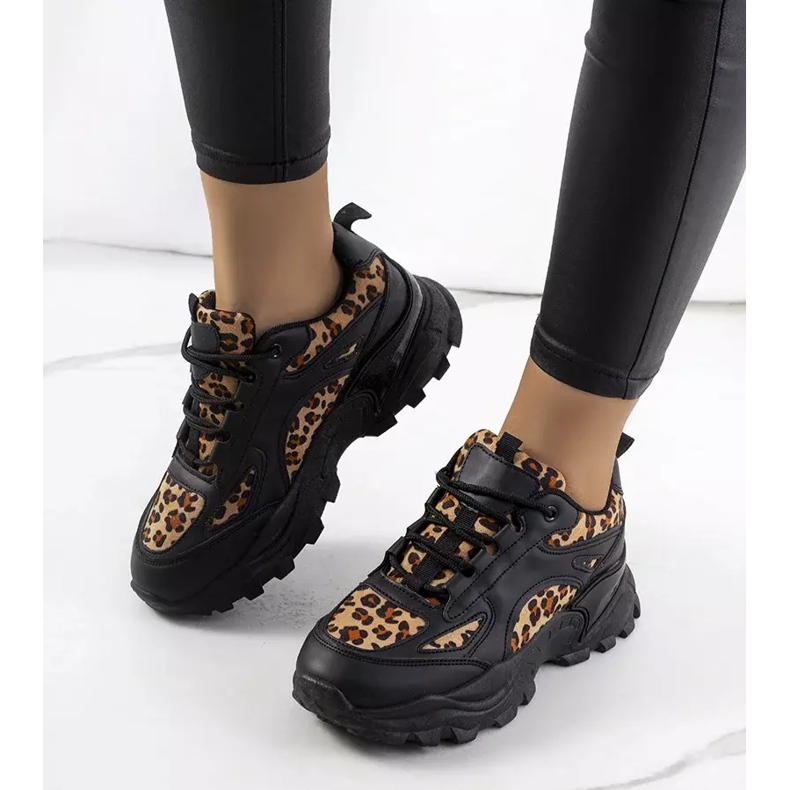 Schwarze Akron-Turnschuhe 1