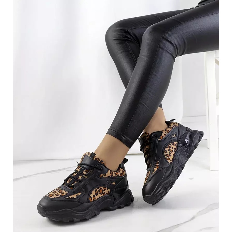 Schwarze Akron-Turnschuhe 2