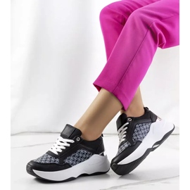 Schwarze Sportsneaker von Milan 2