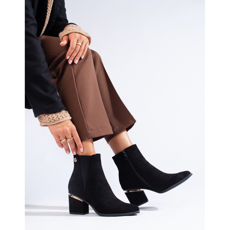 Elegante schwarze Wildlederstiefel für Damen bei Shelovet 1