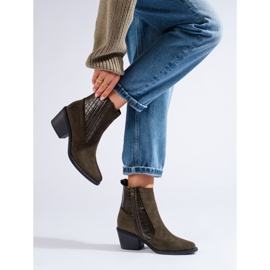 Braune, stylische Stiefel für Damen bei Shelovet 1