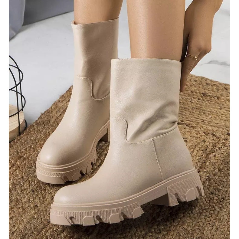 PA1 Nasidi beige isolierte Stiefel 2
