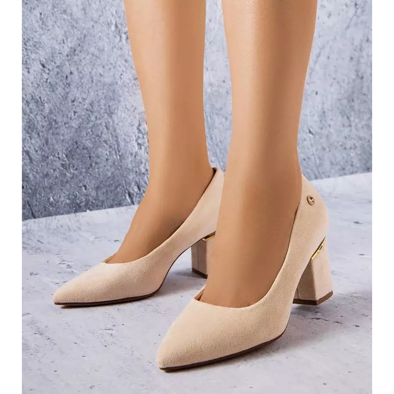 PA1 Beigefarbene, elegante Pumps von Guérette 1