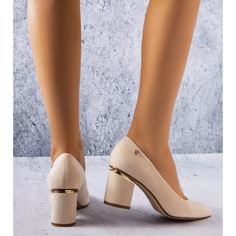 PA1 Beigefarbene, elegante Pumps von Guérette 2