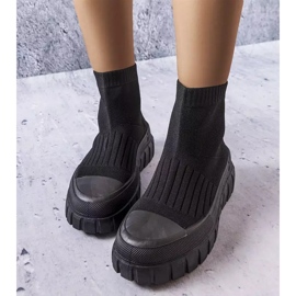 Schwarze Sockensneaker von Searlait 1