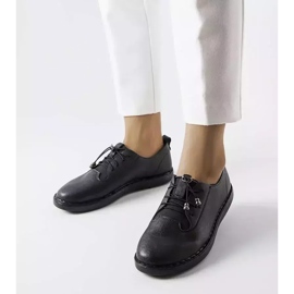 Schwarze leichte Brogues von Perrine 1