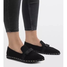 Schwarze Slipper mit B12-12 Nieten 1
