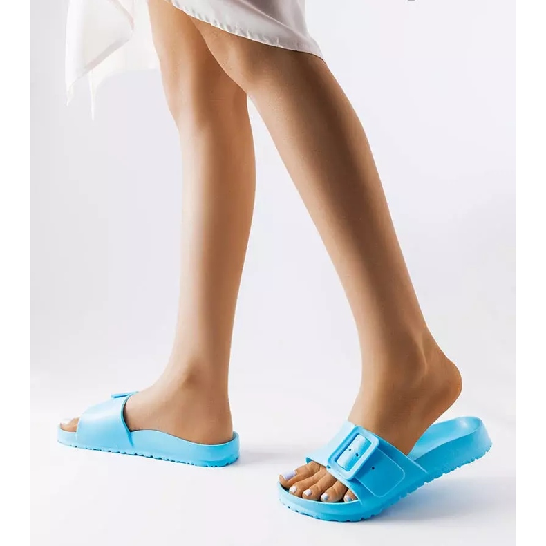 Blaue Gummi-Slider mit Schnalle von Nelm 2