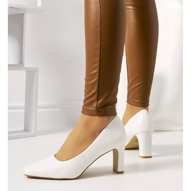 Weiße Graves Pumps für Damen ecru 1