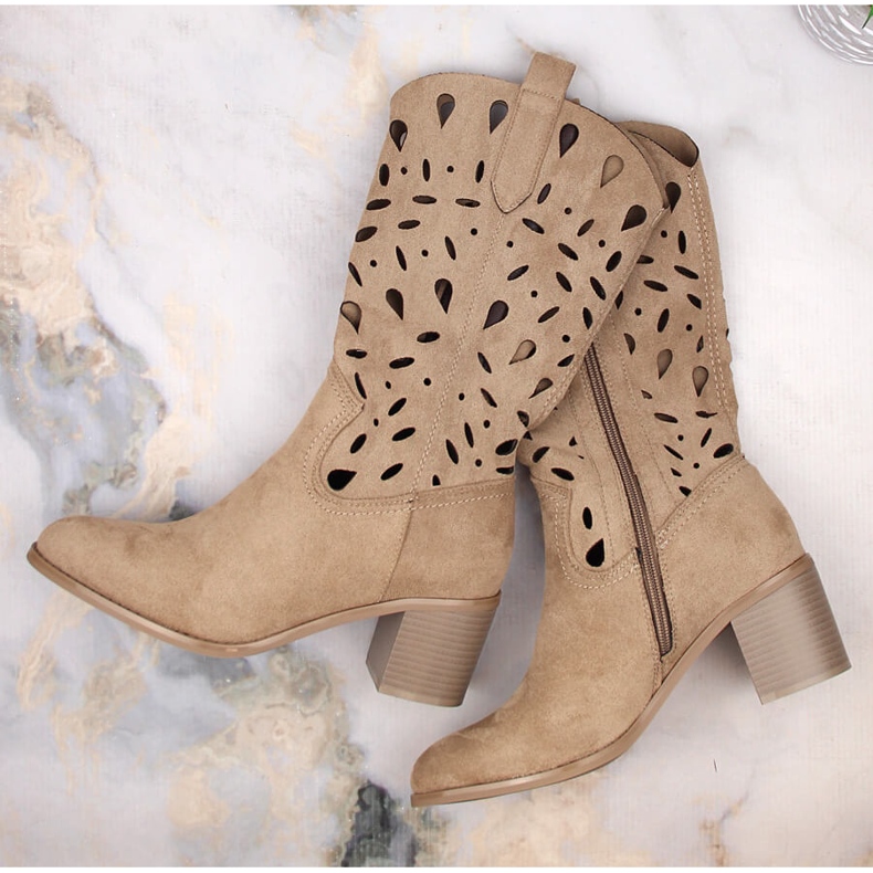 M. DASZYŃSKI Warme, durchbrochene Cowboystiefel für Damen in Beige M.Daszyński MR2337-3 1