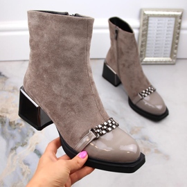 Damenstiefel mit dekorativem Absatz in Beige D&amp;A S.Barski Premium Collection MR870-70 1