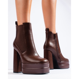 Braune Shelovet-Plateaustiefel mit Gummiband 1