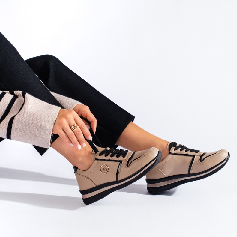 Beige Ledersneaker von Shelovet 1