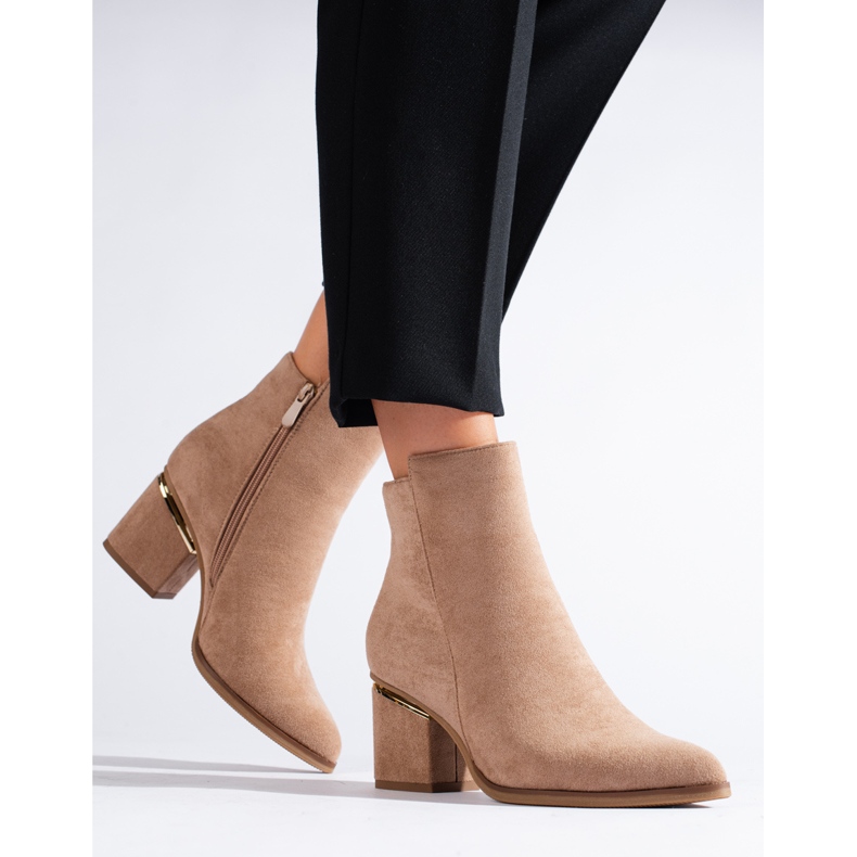 Beigefarbene Wildleder-Stiefeletten von Shelovet 1