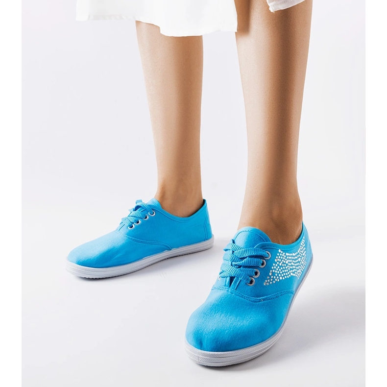 Blaue Sneakers mit Strasssteinen von Godfrey 1