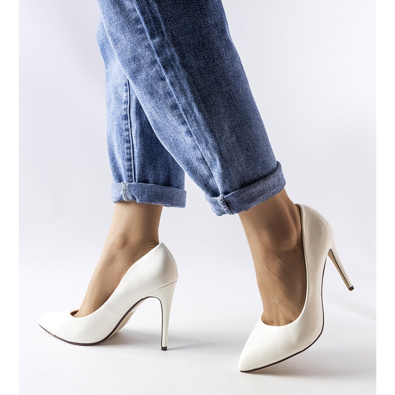 Weiße Lack-Marcos-Stilettos 1