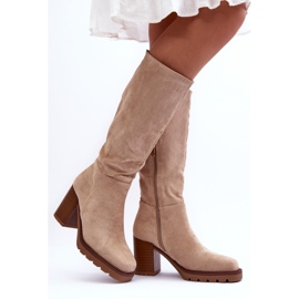 Virdana Beige Wildlederstiefel mit massiven Absätzen 1