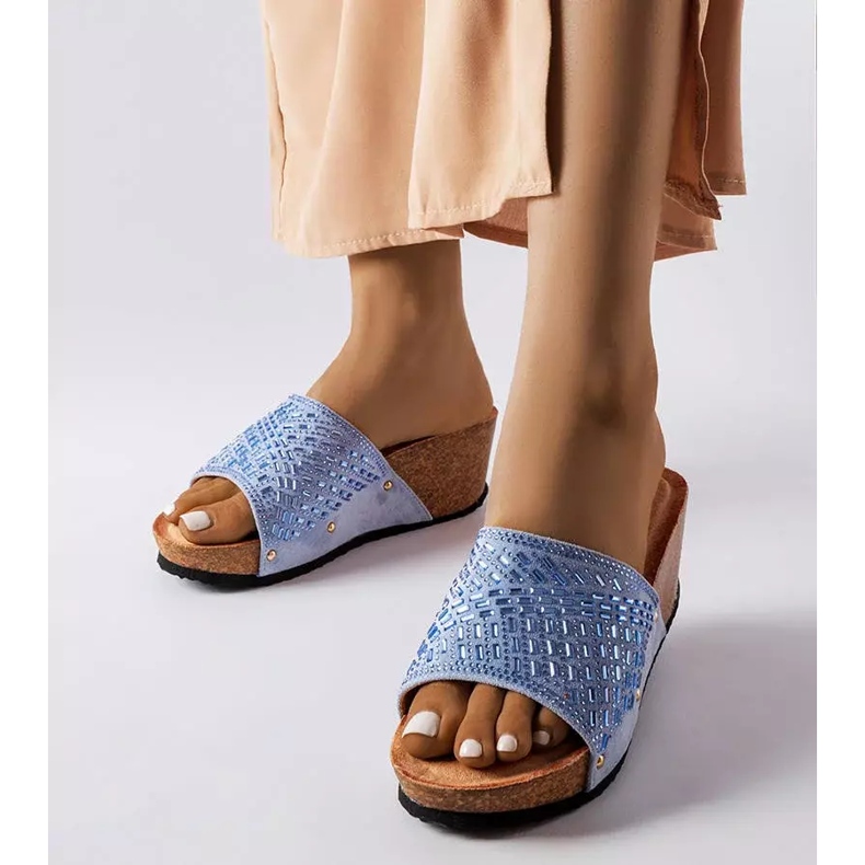 Inna Blaue Guymon-Keilsandalen mit Strasssteinen 1