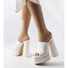 BM Weiße Mercure-Sandalen mit hohen Absätzen 1