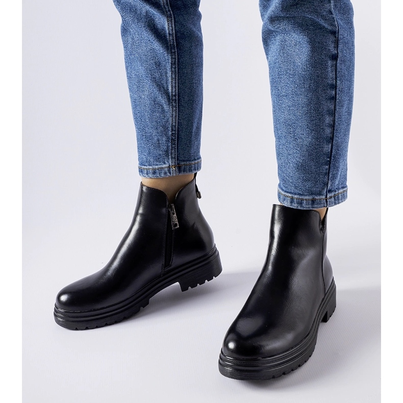 Schwarze isolierte Stiefel von Vinceza 1