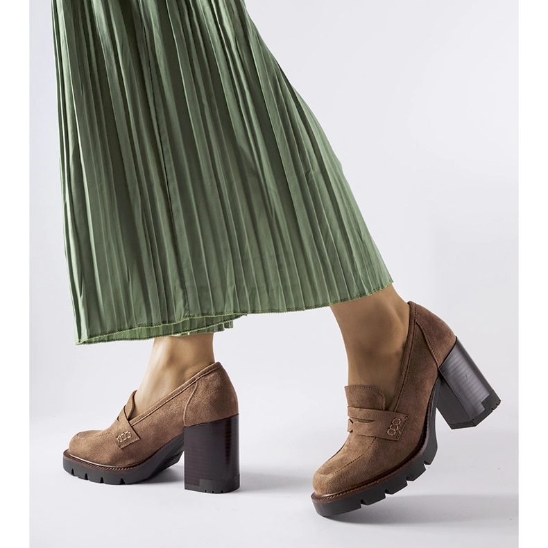 Braune Pumps mit Lederinnensohle von Vinceza 1