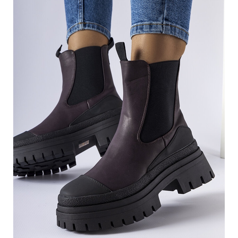 Schwarze und lilafarbene, massive Slip-on-Stiefeletten von Wexford 1