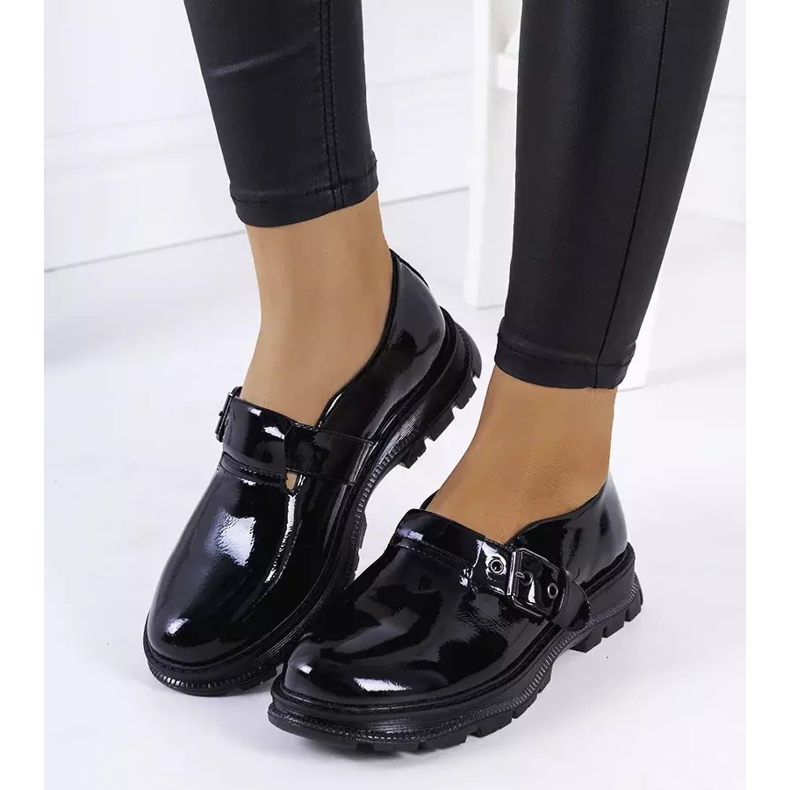 BM Schwarz lackierte Schuhe mit Ancel-Schnalle 1