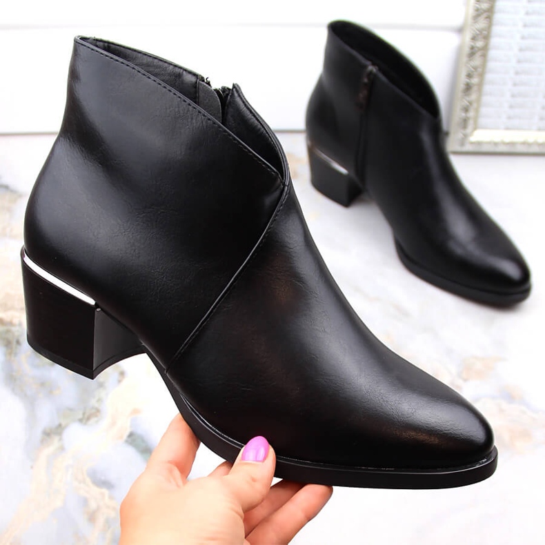 Isolierte Damen-Cowboystiefel mit hohen Absätzen, schwarz Vinceza 58125 1