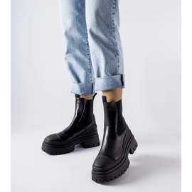 Schwarze, massive Slip-On-Stiefeletten von Wexford 1