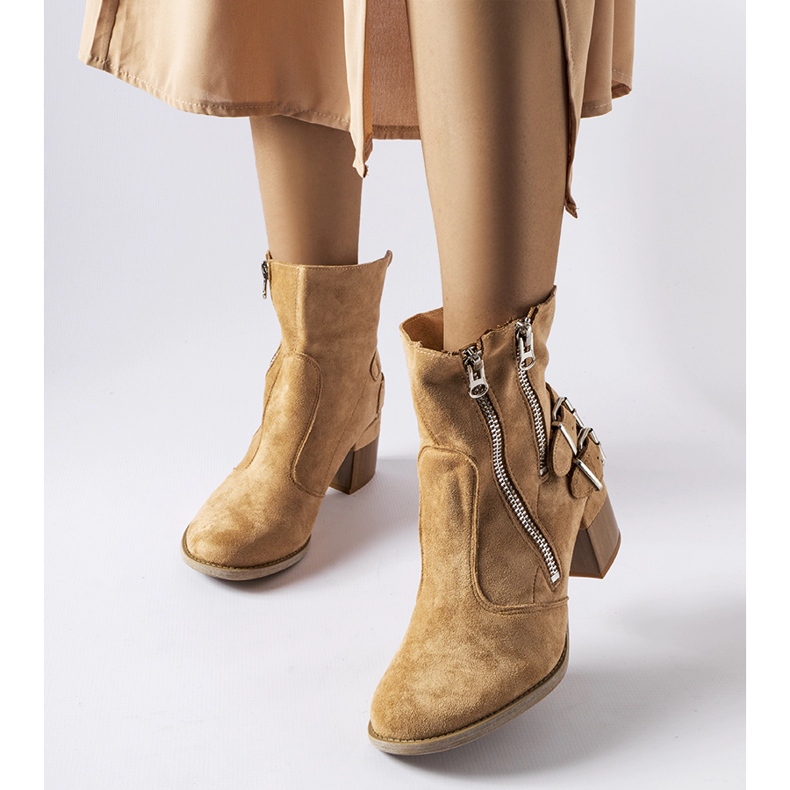 Beige Stiefeletten mit lockerem Obermaterial von Plourde 1