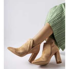 Beigefarbene Cammoro-Stiefeletten aus Wildleder 1