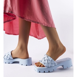 Blaue Flip-Flops mit Lora-Traktorsohle 2