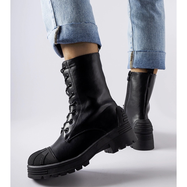 Schwarze Arbeiterschuhe mit dicker Manara-Sohle 1