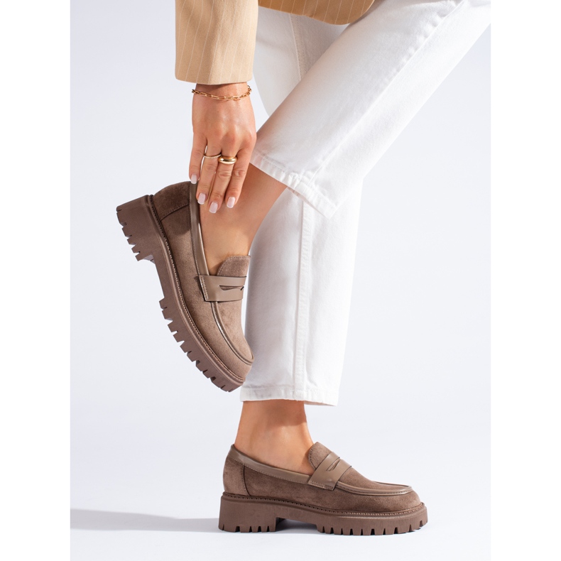 Beige Wildleder-Loafer für Damen von Shelovet 2