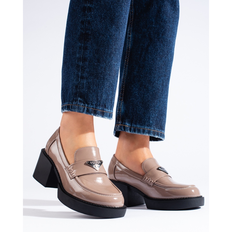 Beige lackierte Shelovet-Damenschuhe 1