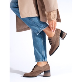 Dunkelbeige Wildlederschuhe von Shelovet 1