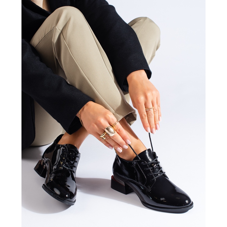Schwarze Vinceza-Schnürschuhe aus Lackleder mit hohem Absatz 1