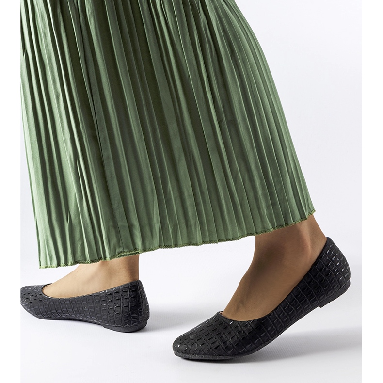 Schwarze Ballerinas mit Natalino-Prägung 1