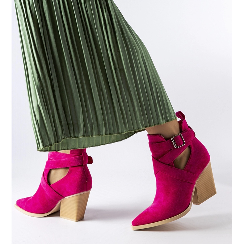 Rosa Cowboystiefel mit Duclos-Ausschnitten verziert 1